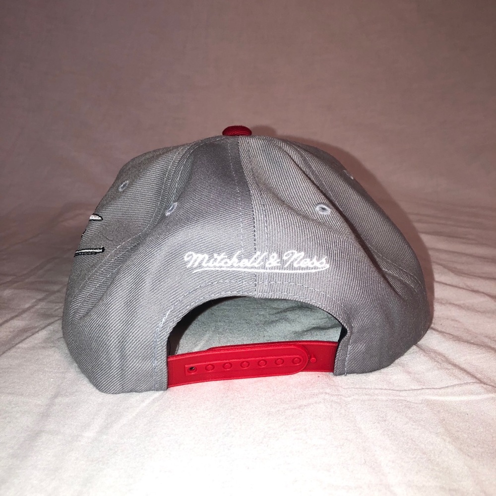 NWT Mitchell & Ness Las Vegas Rebels SnapBack Hat - Picture 4 of 6